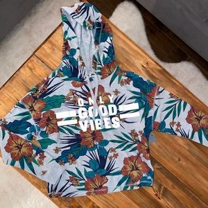 💙NWT Good Vibes Crop Hoodie Size Small floral